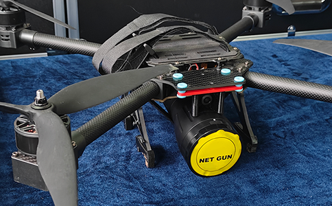 穿越机网捕精准拦截“违规无人机”，守护空域安全